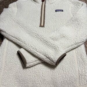 Patagonia women’s Off-White Zip-Up Sweater